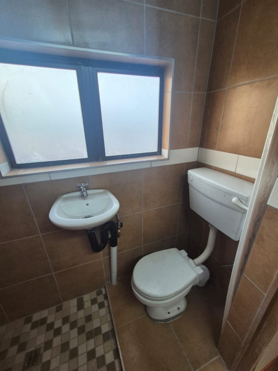 To Let 1 Bedroom Property for Rent in Brighton Beach KwaZulu-Natal