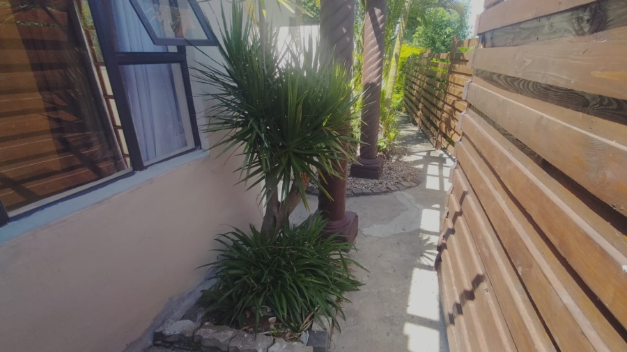 To Let 1 Bedroom Property for Rent in Brighton Beach KwaZulu-Natal