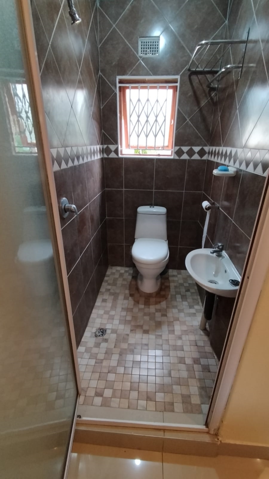 To Let 1 Bedroom Property for Rent in Brighton Beach KwaZulu-Natal