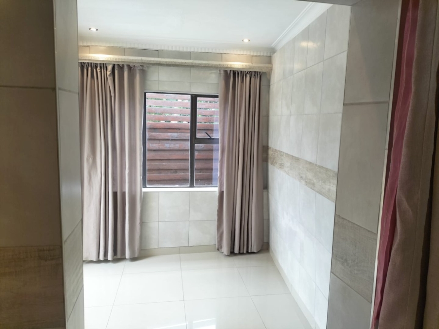 1 Bedroom Property for Sale in Brighton Beach KwaZulu-Natal