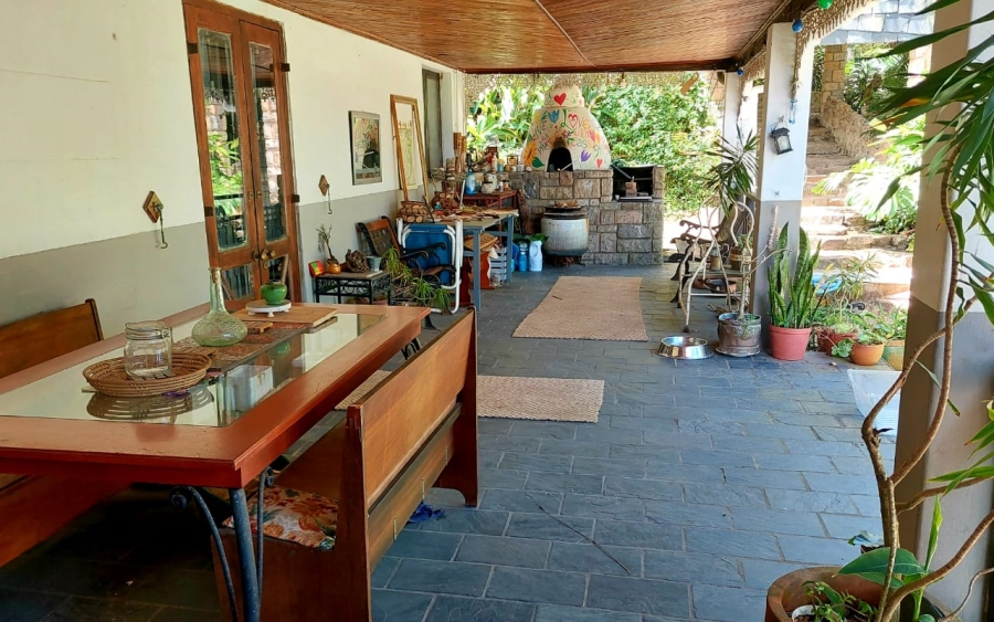 7 Bedroom Property for Sale in Umtentweni KwaZulu-Natal