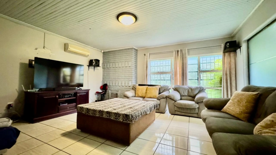 4 Bedroom Property for Sale in Signal Hill KwaZulu-Natal