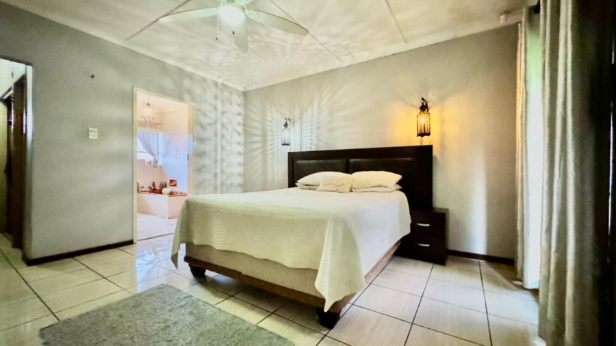 4 Bedroom Property for Sale in Signal Hill KwaZulu-Natal