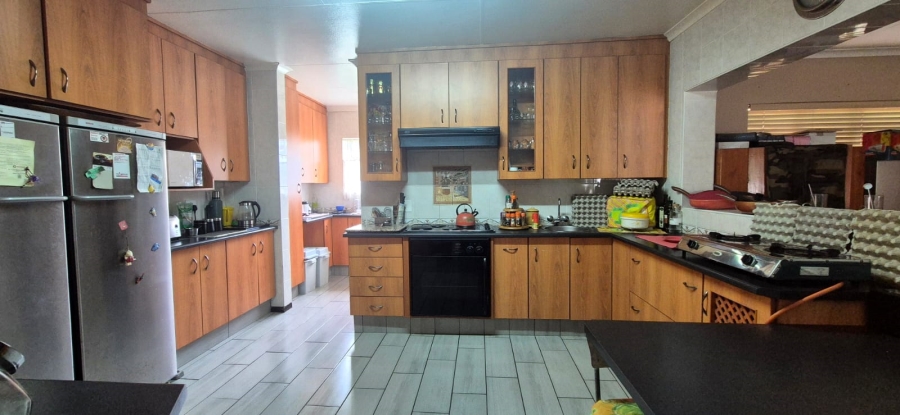 4 Bedroom Property for Sale in Huttenheights KwaZulu-Natal