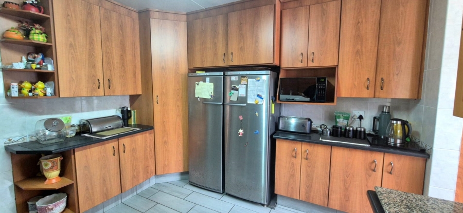 4 Bedroom Property for Sale in Huttenheights KwaZulu-Natal