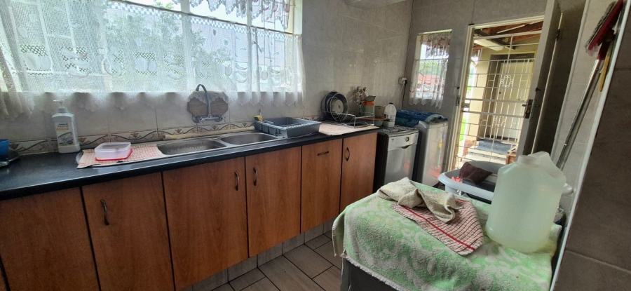 4 Bedroom Property for Sale in Huttenheights KwaZulu-Natal