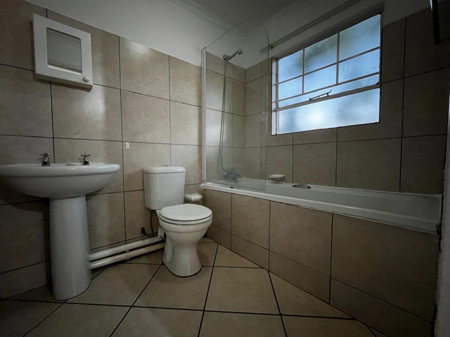1 Bedroom Property for Sale in Sunnyridge KwaZulu-Natal