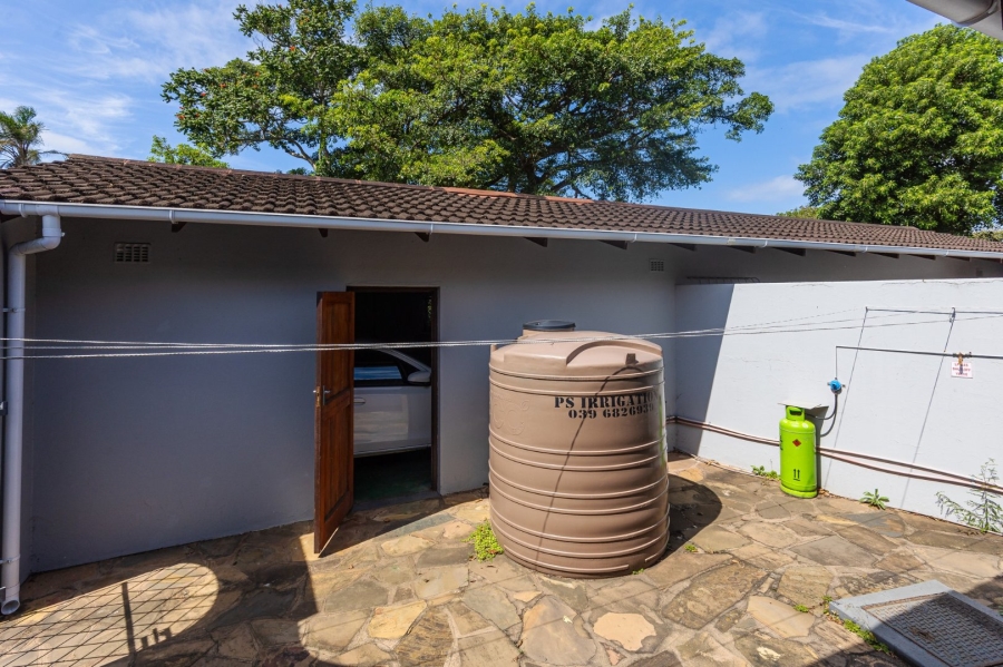 2 Bedroom Property for Sale in Umtentweni KwaZulu-Natal