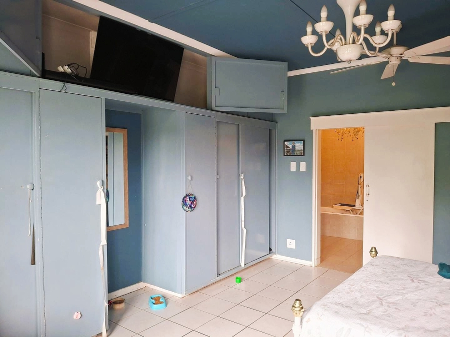 3 Bedroom Property for Sale in Uvongo KwaZulu-Natal