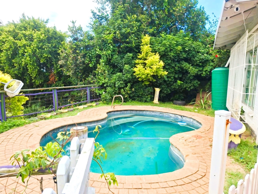 3 Bedroom Property for Sale in Uvongo KwaZulu-Natal