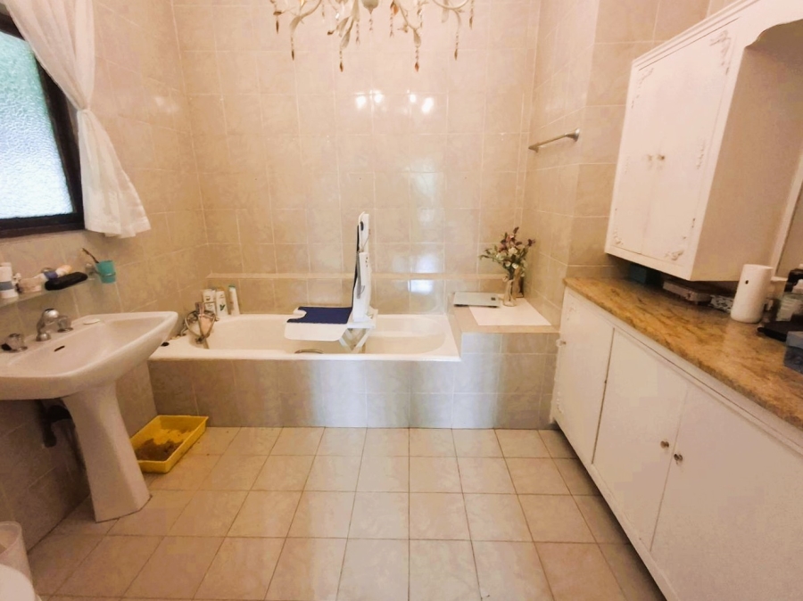3 Bedroom Property for Sale in Uvongo KwaZulu-Natal