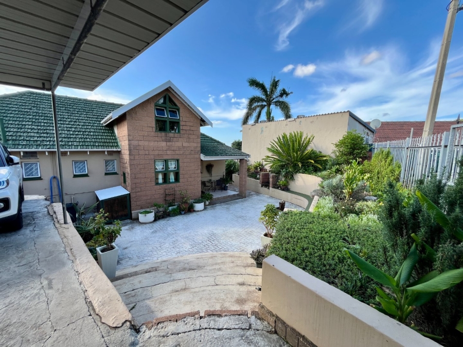 3 Bedroom Property for Sale in Mount Vernon KwaZulu-Natal