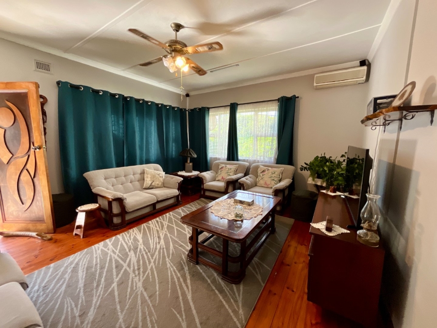 3 Bedroom Property for Sale in Mount Vernon KwaZulu-Natal