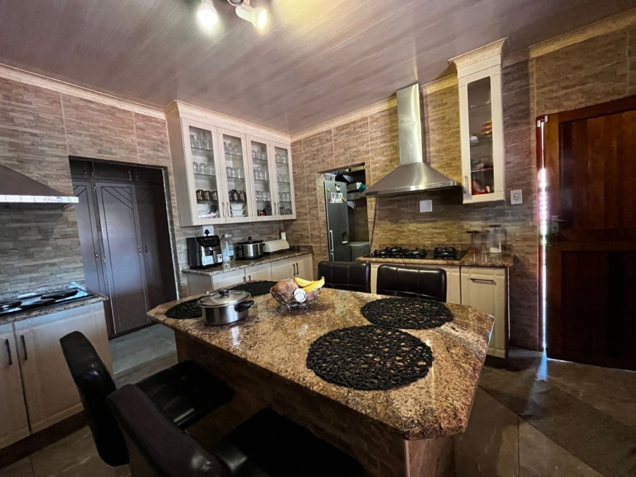 4 Bedroom Property for Sale in Lennoxton KwaZulu-Natal