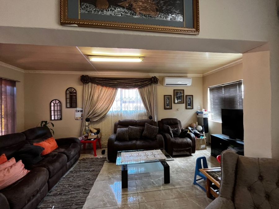 4 Bedroom Property for Sale in Lennoxton KwaZulu-Natal