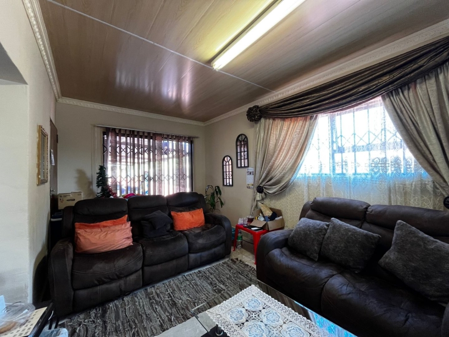 4 Bedroom Property for Sale in Lennoxton KwaZulu-Natal