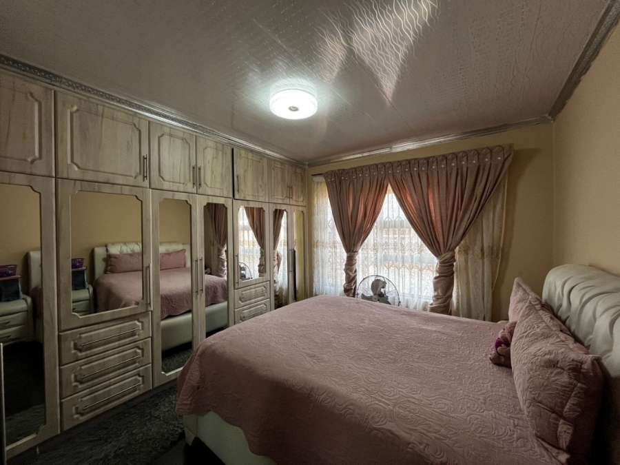 4 Bedroom Property for Sale in Lennoxton KwaZulu-Natal