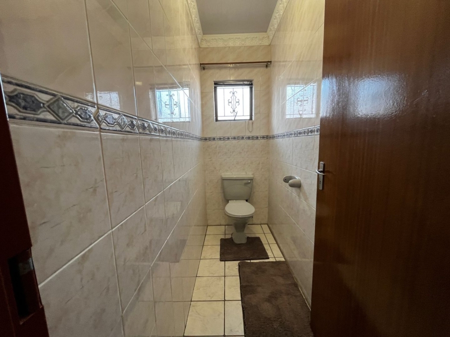 4 Bedroom Property for Sale in Lennoxton KwaZulu-Natal