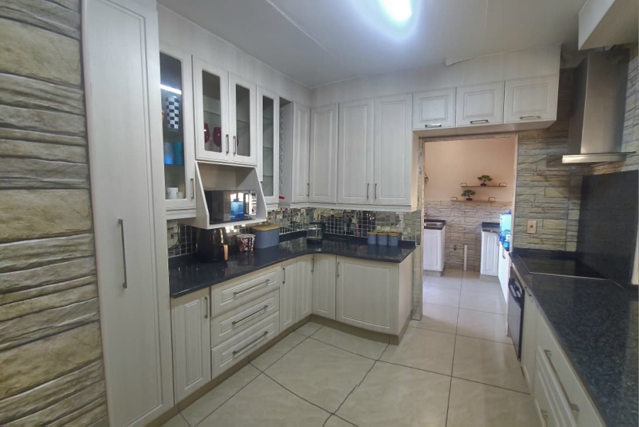 3 Bedroom Property for Sale in Pioneer Park KwaZulu-Natal