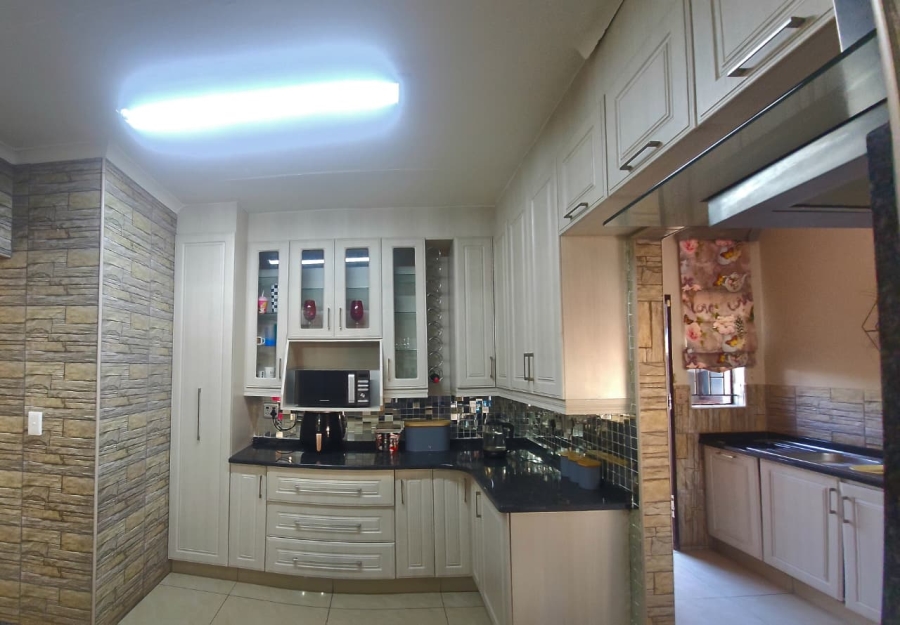 3 Bedroom Property for Sale in Pioneer Park KwaZulu-Natal