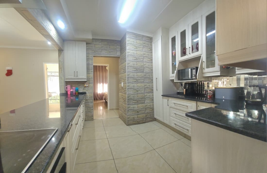3 Bedroom Property for Sale in Pioneer Park KwaZulu-Natal