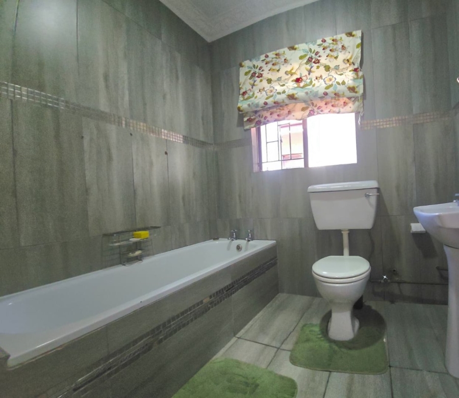 3 Bedroom Property for Sale in Pioneer Park KwaZulu-Natal