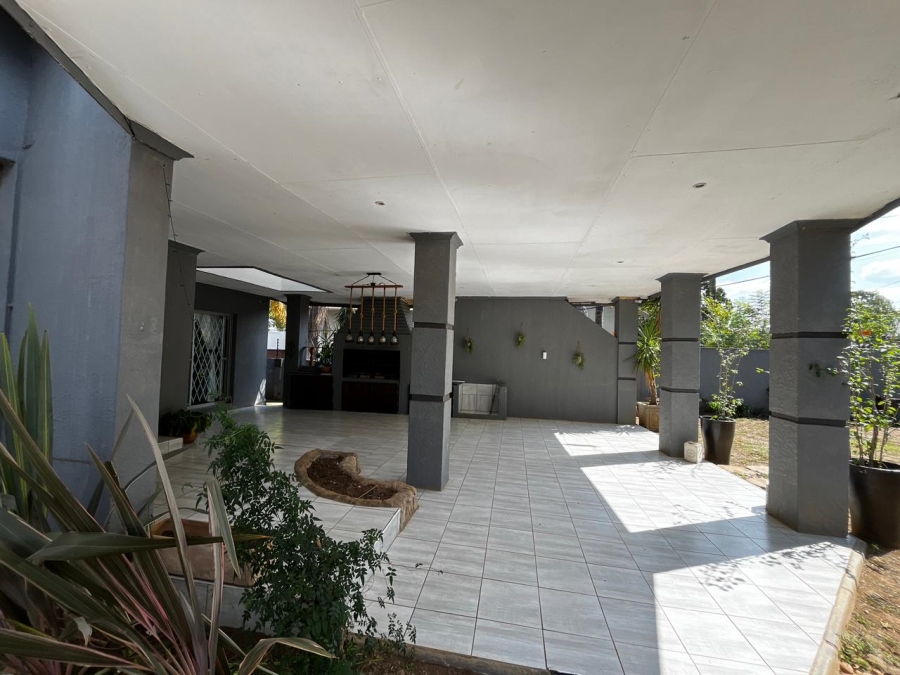 4 Bedroom Property for Sale in Aviary Hill KwaZulu-Natal