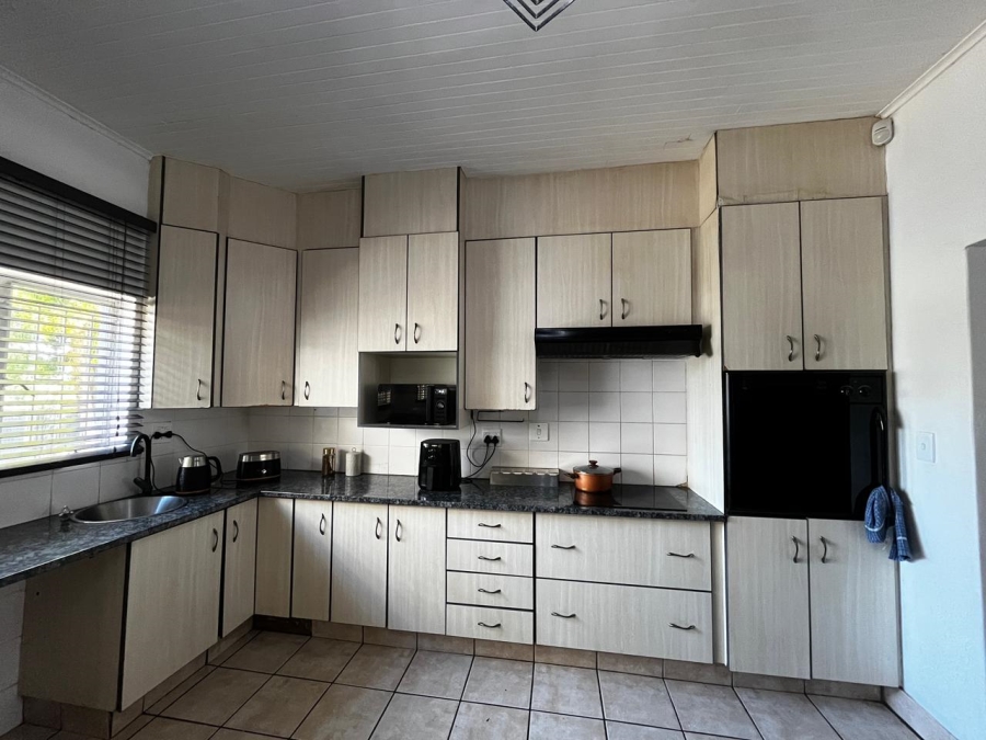 4 Bedroom Property for Sale in Aviary Hill KwaZulu-Natal