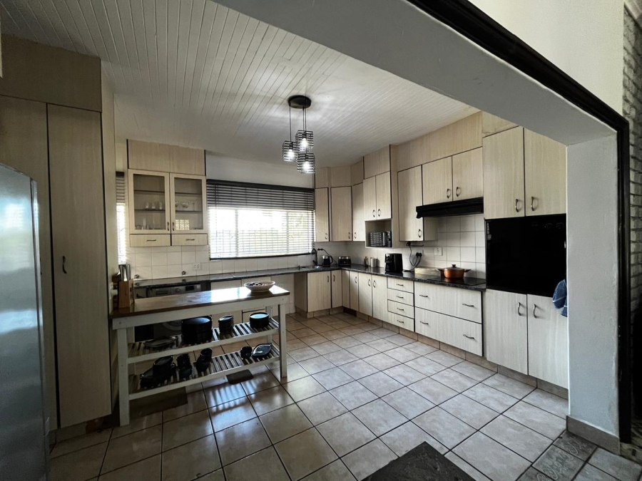 4 Bedroom Property for Sale in Aviary Hill KwaZulu-Natal