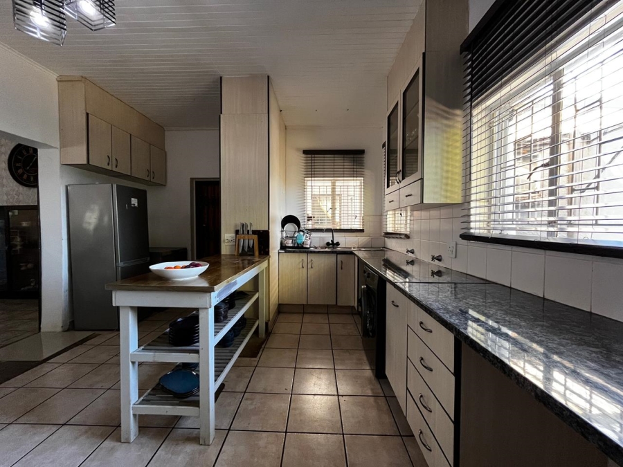 4 Bedroom Property for Sale in Aviary Hill KwaZulu-Natal