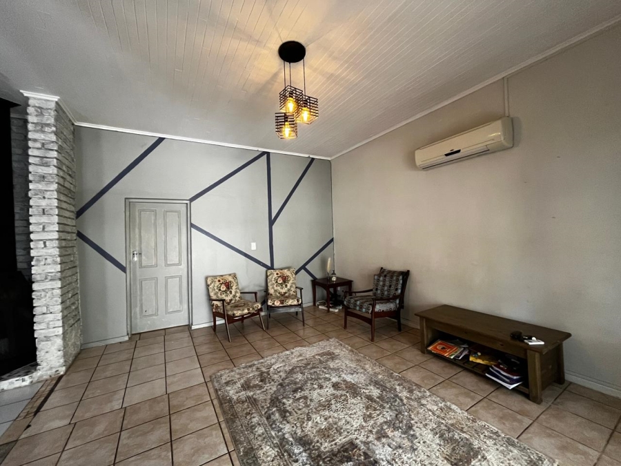 4 Bedroom Property for Sale in Aviary Hill KwaZulu-Natal