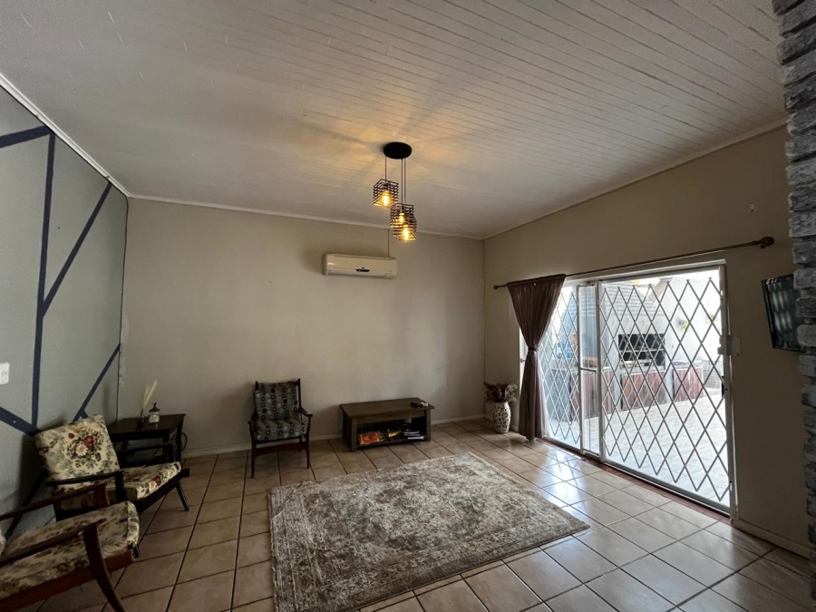 4 Bedroom Property for Sale in Aviary Hill KwaZulu-Natal