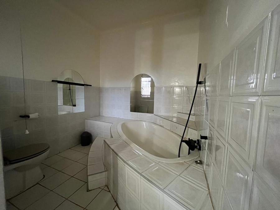 4 Bedroom Property for Sale in Aviary Hill KwaZulu-Natal