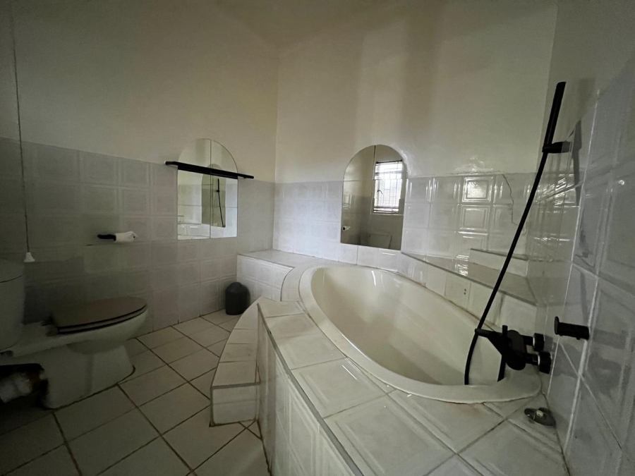 4 Bedroom Property for Sale in Aviary Hill KwaZulu-Natal