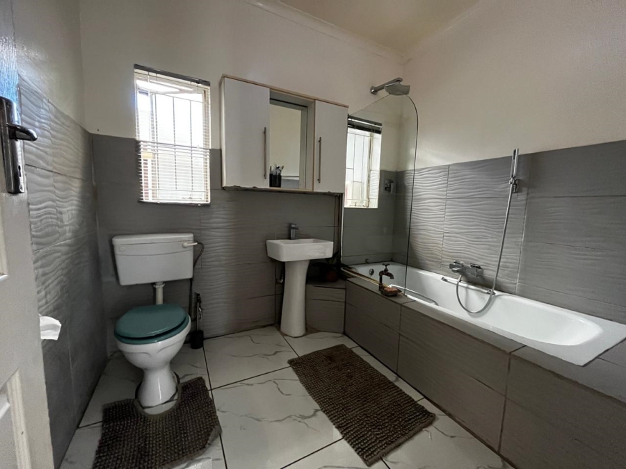 4 Bedroom Property for Sale in Aviary Hill KwaZulu-Natal