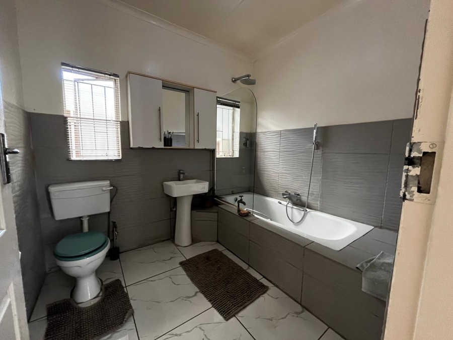 4 Bedroom Property for Sale in Aviary Hill KwaZulu-Natal