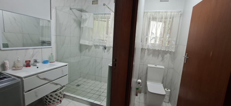 2 Bedroom Property for Sale in Umtentweni KwaZulu-Natal
