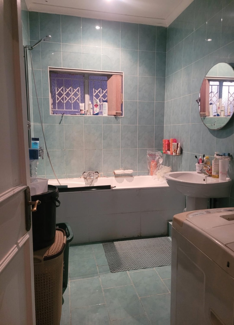 2 Bedroom Property for Sale in Westridge KwaZulu-Natal