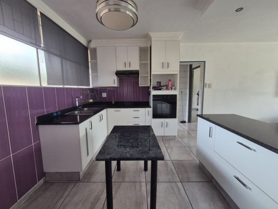 2 Bedroom Property for Sale in Pioneer Park KwaZulu-Natal