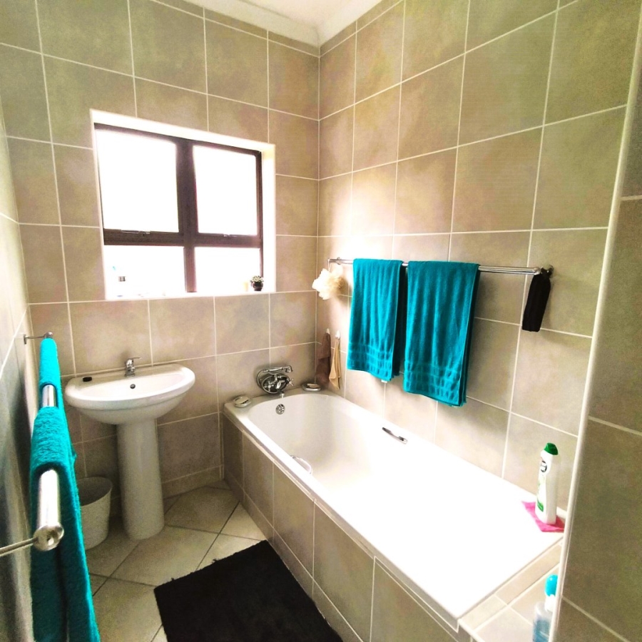 5 Bedroom Property for Sale in Woodgrange KwaZulu-Natal