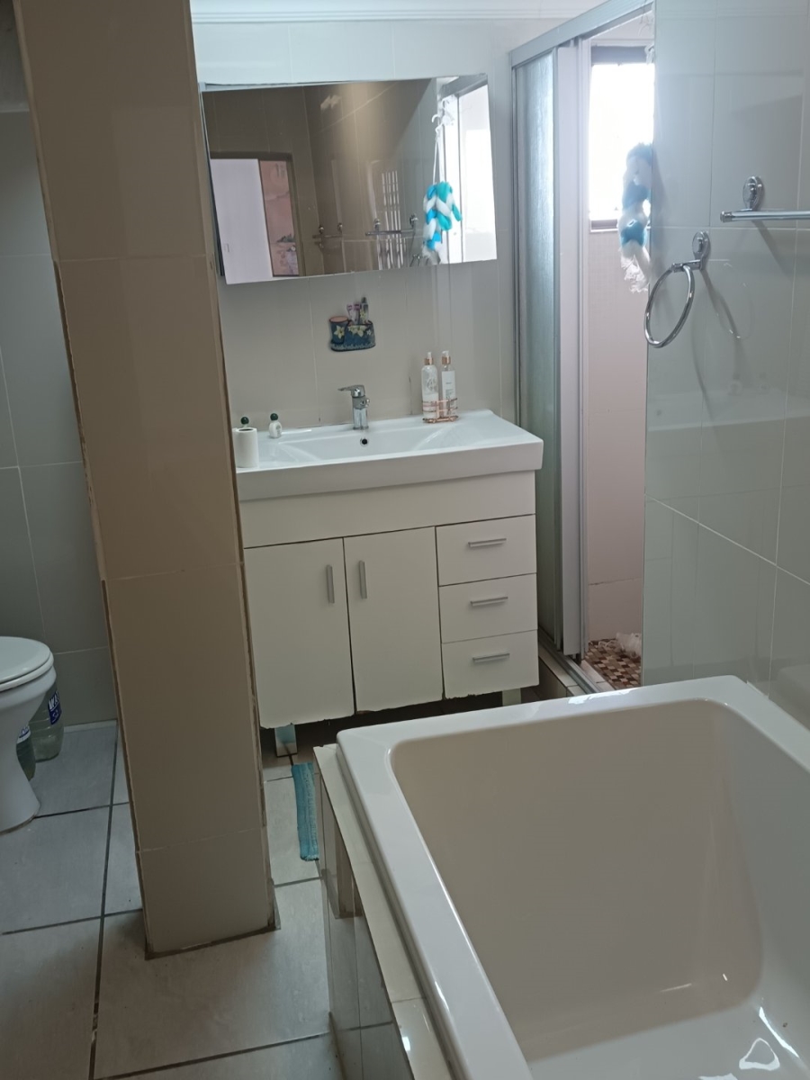 4 Bedroom Property for Sale in Woodgrange KwaZulu-Natal