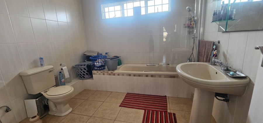 To Let 4 Bedroom Property for Rent in Clare Estate KwaZulu-Natal