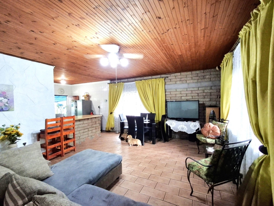 2 Bedroom Property for Sale in Palm Beach KwaZulu-Natal