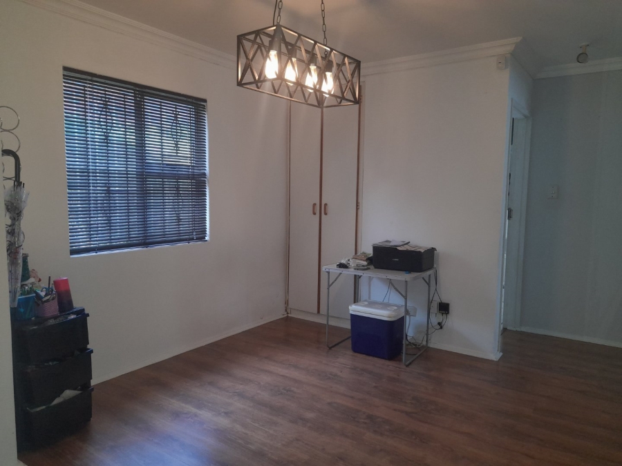 2 Bedroom Property for Sale in Westridge KwaZulu-Natal