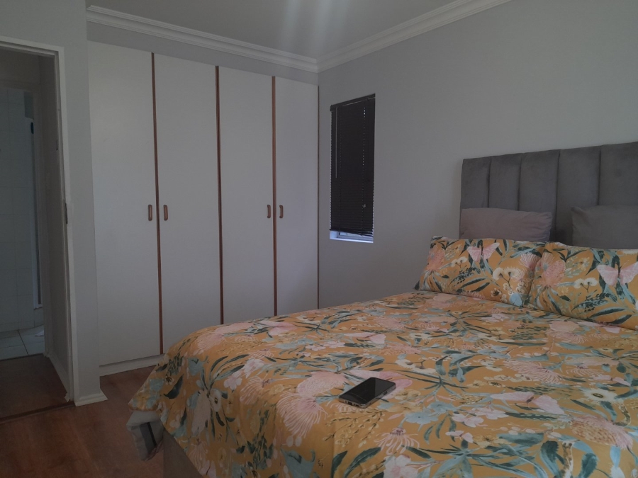 2 Bedroom Property for Sale in Westridge KwaZulu-Natal