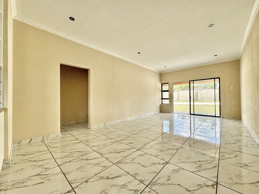 3 Bedroom Property for Sale in Schuinshoogte KwaZulu-Natal