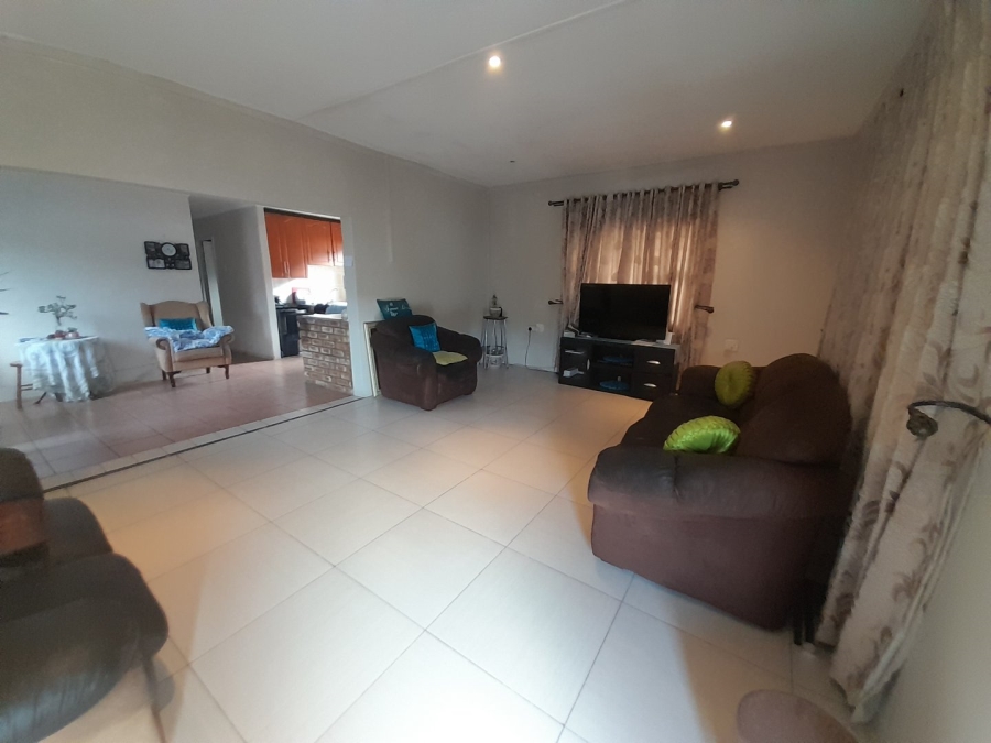 4 Bedroom Property for Sale in Bonela KwaZulu-Natal