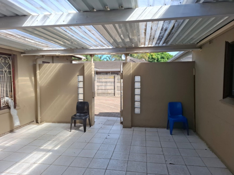 To Let Commercial Property for Rent in Avoca KwaZulu-Natal