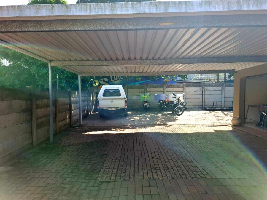 To Let Commercial Property for Rent in Avoca KwaZulu-Natal