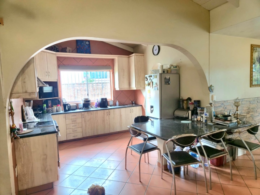 4 Bedroom Property for Sale in Mount Vernon KwaZulu-Natal